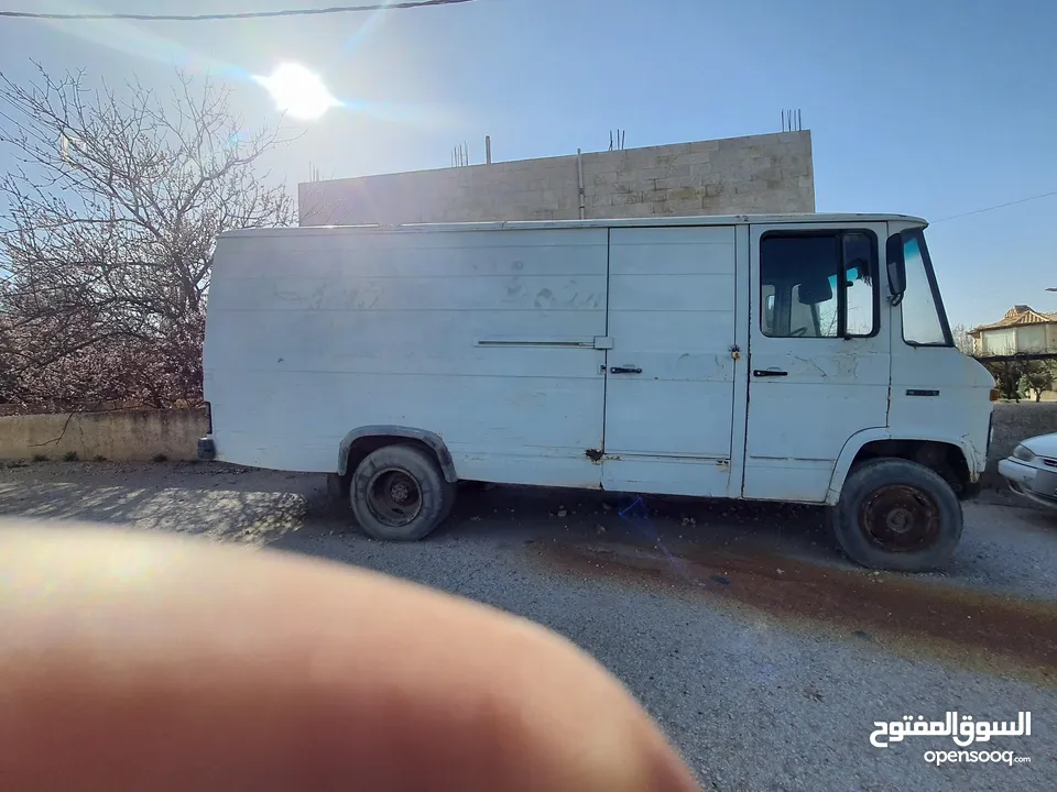 باص مرسيدس مرخص سنه