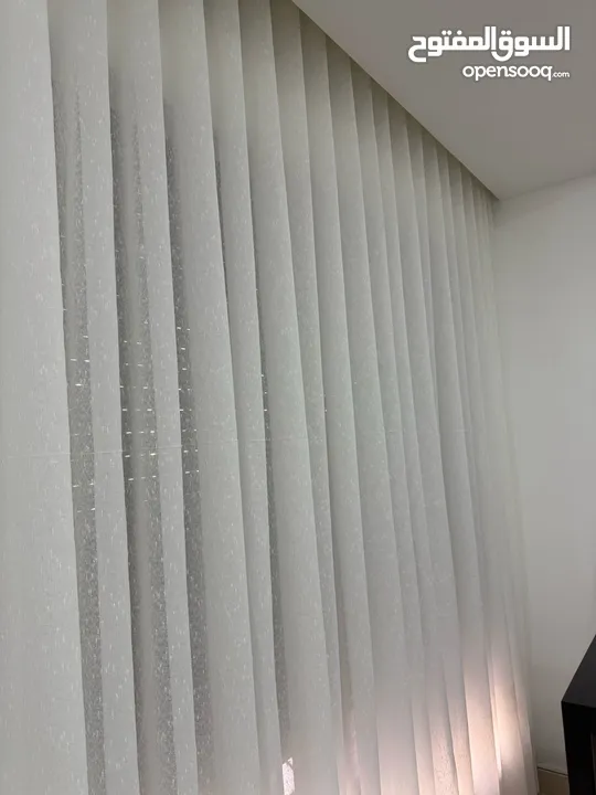 تفصيل وتركيب ستائر لنن تركية بموديلات جديدة  وجميع انواع الستائر (زيبرا رول عامودي و معدنية)