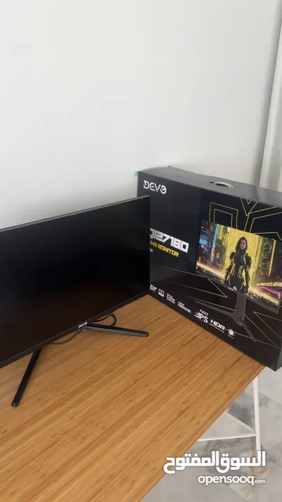 للبيع شاشة ديفو 180hz 2k شبة جديدة استعمال اقل من شهر (((مع الضمان )))