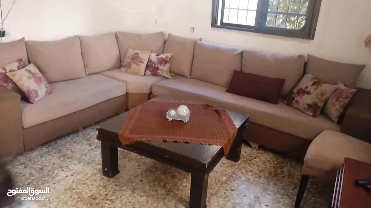 طقم كنب بحاله جيده