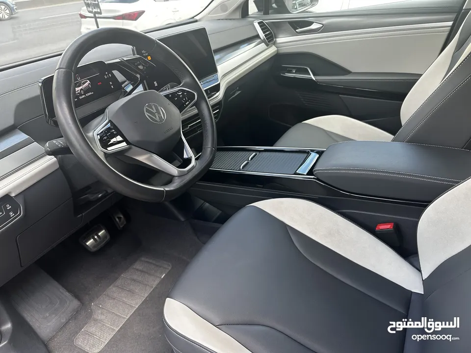 2022 VOLKSWAGEN ID6 PURE
