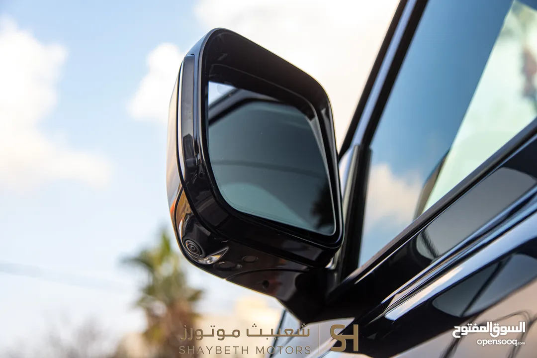 Land Rover Defender 2023 X-dynamic plug in hybrid  Urban package