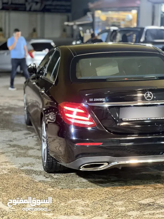 Mercedes-Benz E200(2017)