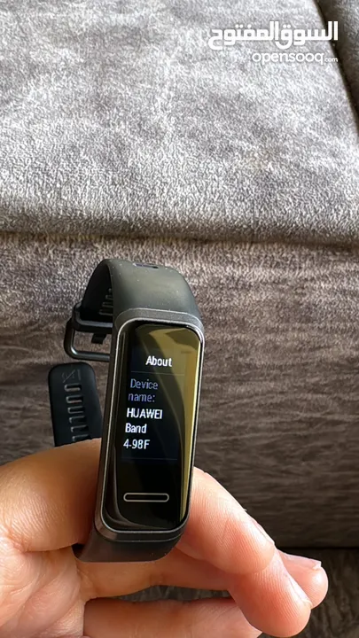 ساعة ذكية من هواوي HUAWEI Band 4-98F – لمتابعة اللياقة والصحة – شاشة لمس – بحالة ممتازة وسعر مميز!