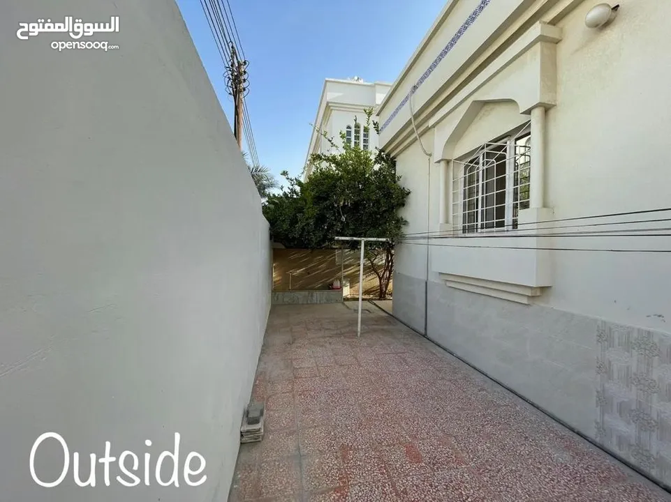 4 Bedrooms Villa for Sale in Mawaleh REF:1065AR