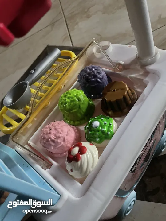 عربة ايسكريم للبيع