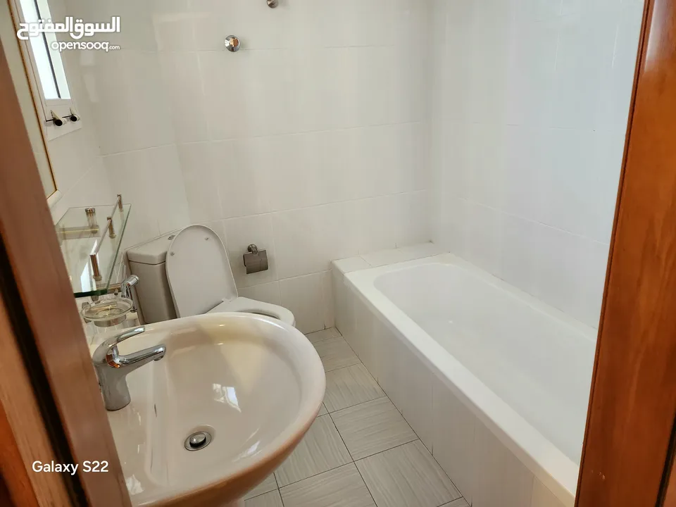 فيلا استخدام تجاري في العذيبة للايجار_ Villa for rent used commercial in oziba