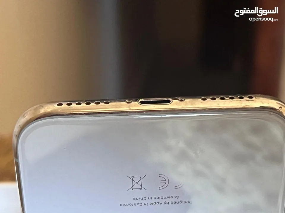 ايفون x للبيع بحاجة شاشة