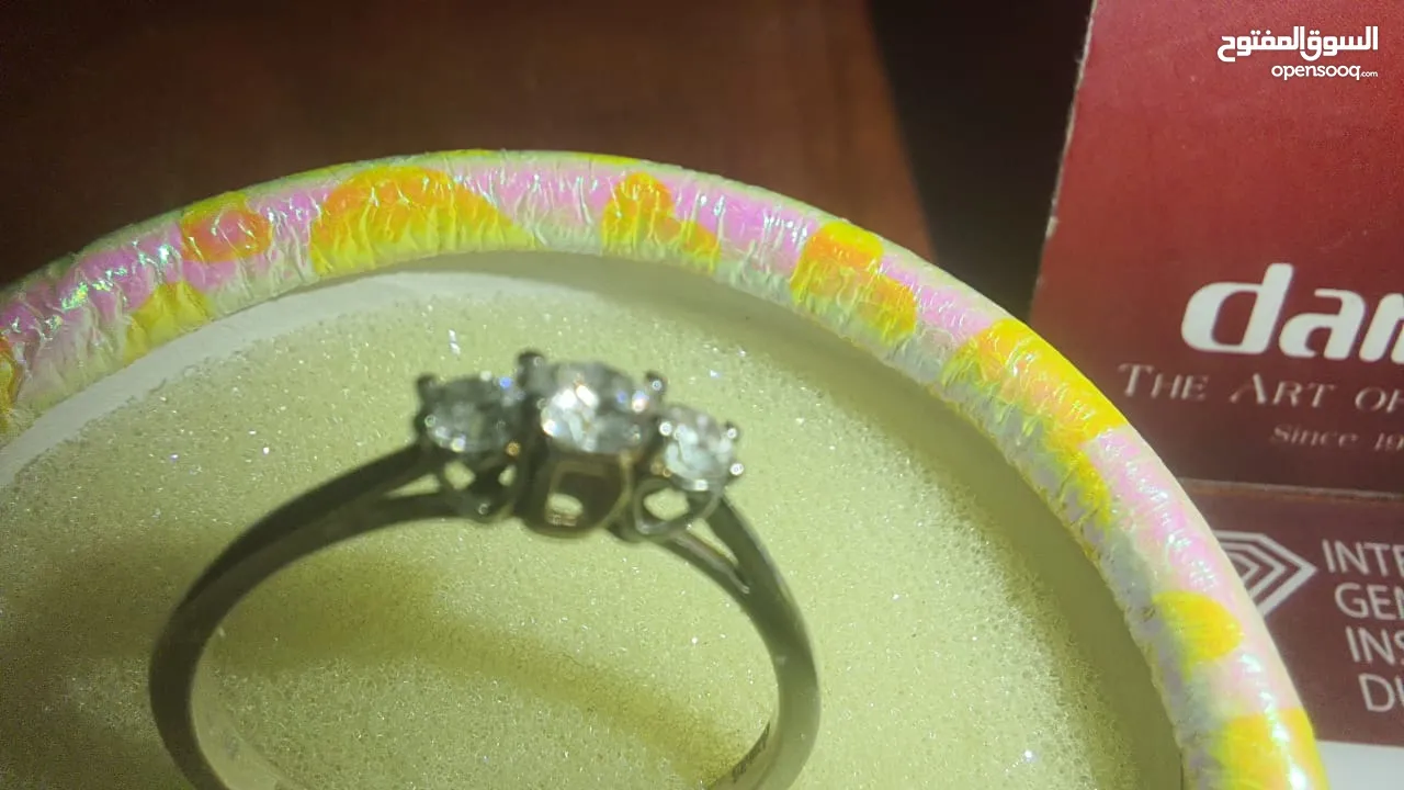 خاتم ذهب ابيض 3 فصوص ألماس من دماس - one 18k White and pink gold ring Three Natural Diamonds