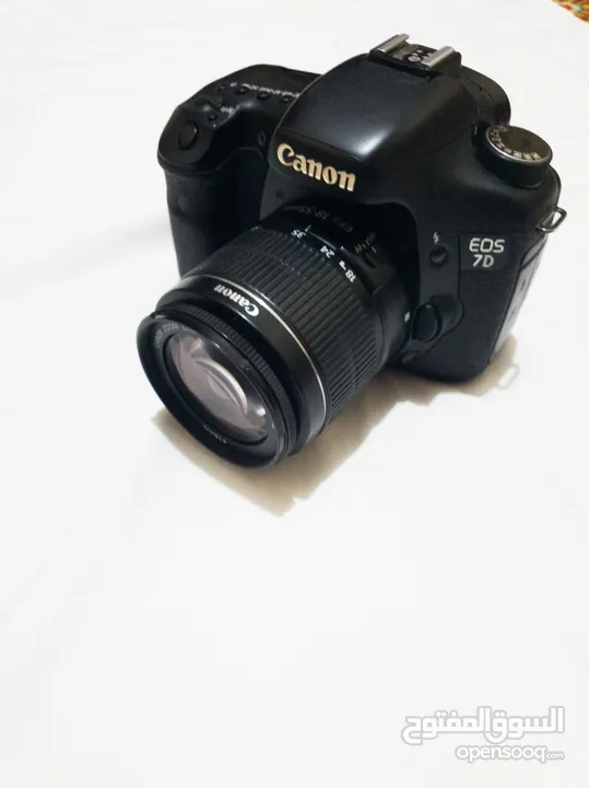 كاميرا كانون 7D للبيع بسعر حالي