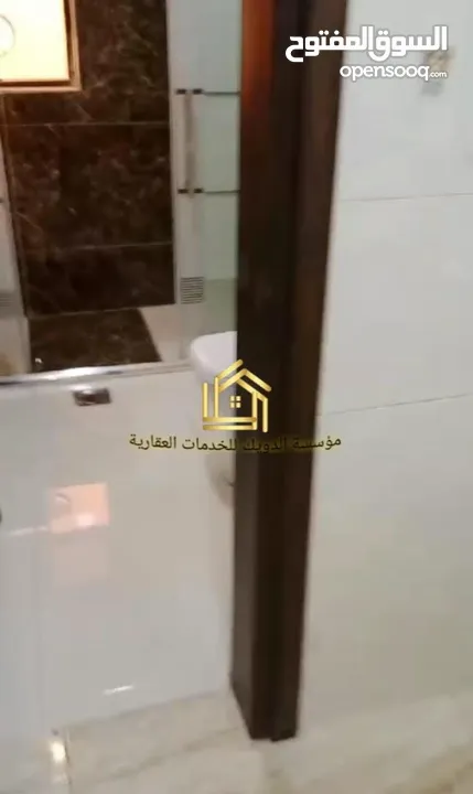 شقة فارغة - المدينة الرياضية - 3نوم 1ماستر - 210م - مطلة - قريبة من الخدمات