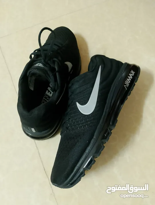 حذائين .NIKE AIR MAX اصليات وكاله لساتهم جداد