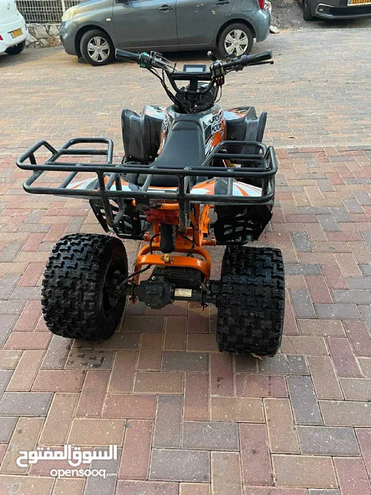 تركترون بحاله الوكاله للبيع باصلا عنبي