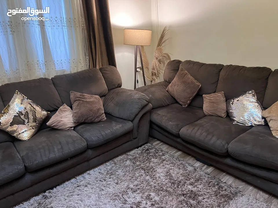 طقم كنب أمريكي خشب منيح للبيع مع طاولة تفصيل