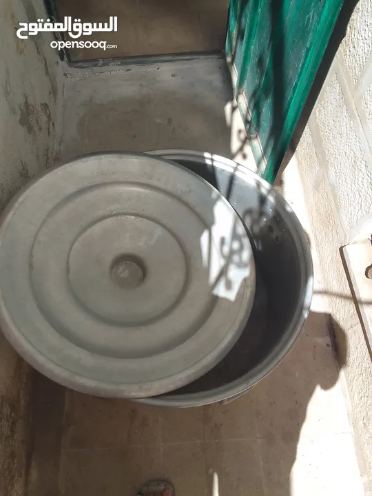 طناجر عدد 2 كبيرة للطبخ و غاز