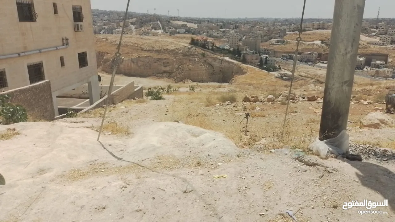 أرض البيع منطقة أم نواره خلف كازية الفنار بسعر مغري جدا
