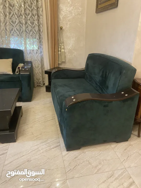 طقم كنب بحالة ممتازة