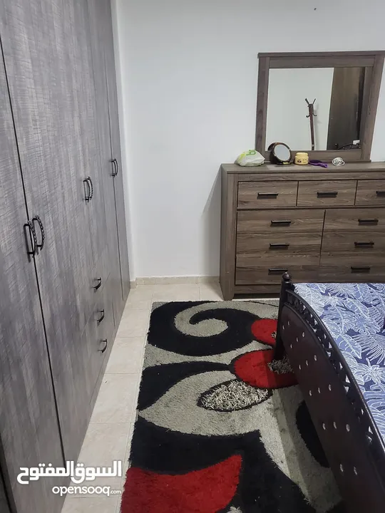 شقتين مفروشات بالكامل في الطيرة دوار نبيل عمرو مباشرة طابق ثاني للبيع دون وسطاء