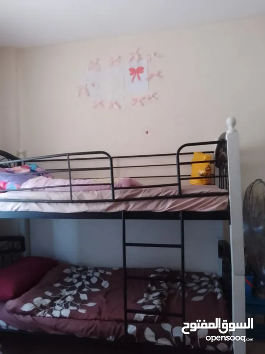 غرفة نوم بناتيه للبيع بحالة جيدة