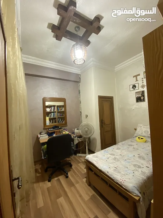 عمارة للبيع في وادي الحجر