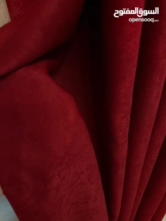 ستائر مستعمله للبيع لشباكين جلد الغزال لون خمري