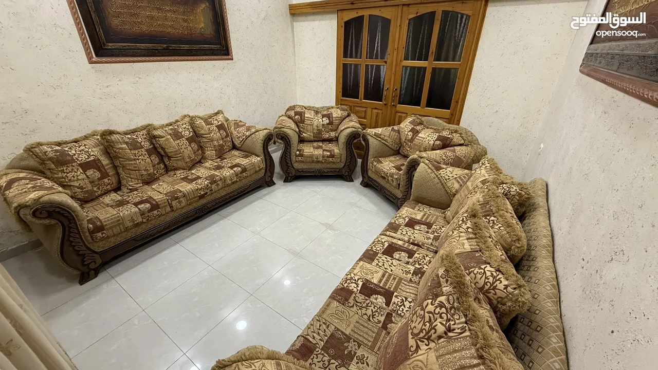 طقم كنبايات 8 مقاعد مستعمل بحالة جيدة جدا