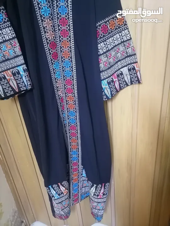 عبايه مطرزه لون اسود مقاس 2xl