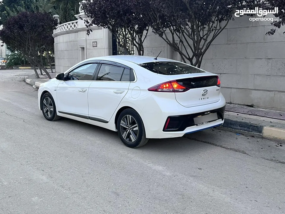 ايونيك هايبرد كرتووونه