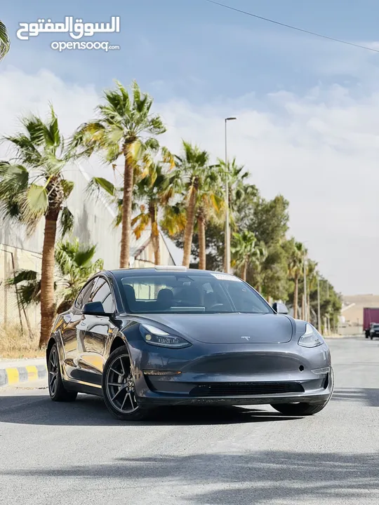 Tesla model 3 /2022 standard plus تيسلا موديل 3 لون فيراني داخلية اسود