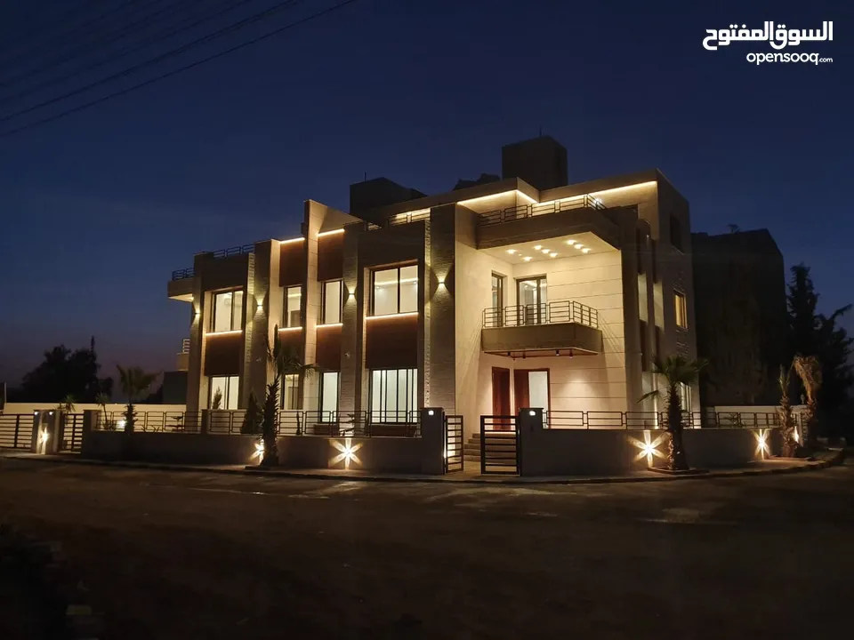 فيلا بسعر لقطة في طريق المطار قرب جامعة الشرق الاوسط