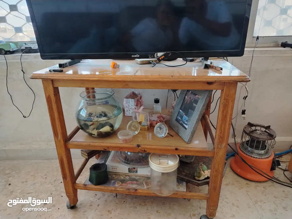 بوفيه وطاولات للبيع