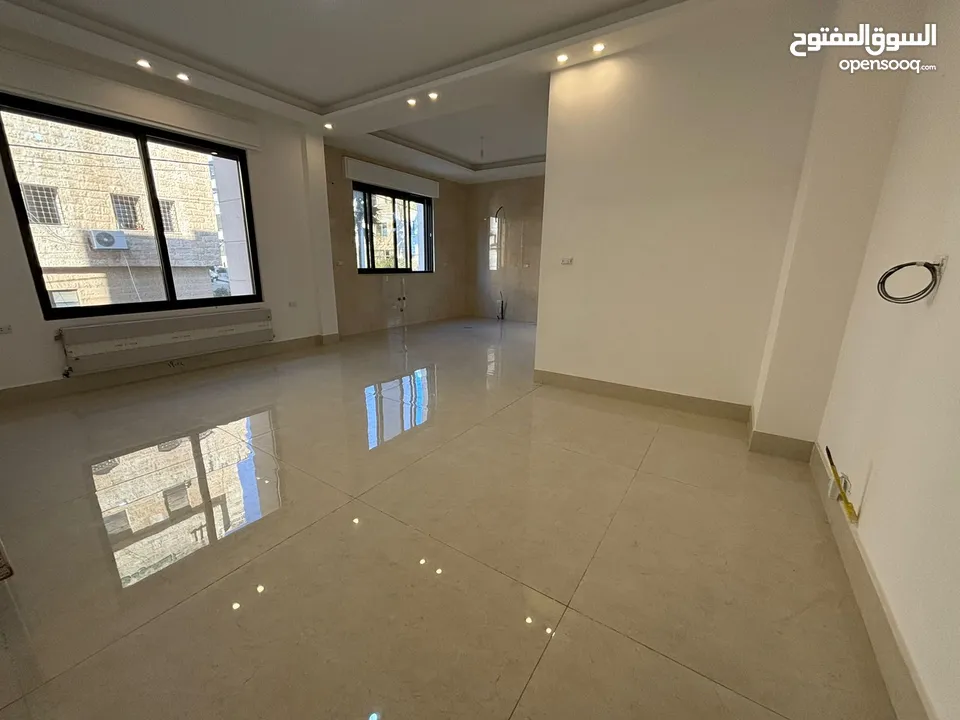 شقة غير مفروشة للإيجار ( Property 40090 ) سنوي فقط