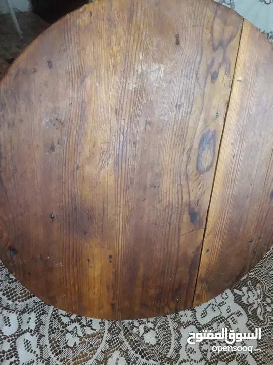 طاولة خشبية قديمة (منذ1900)