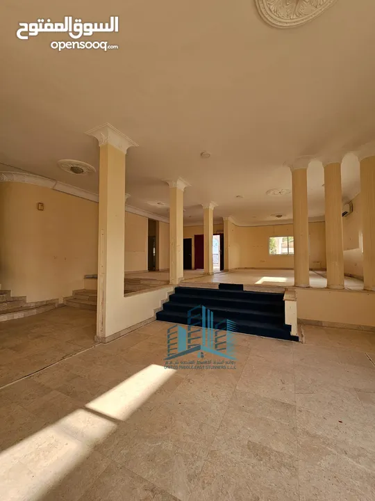 Spacious 7 BR Villa in MQ (Commercial Use)