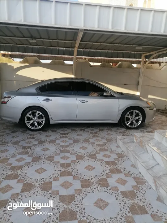 Nissan maxima 2013 in perfect condition Oman wakala less km 191000