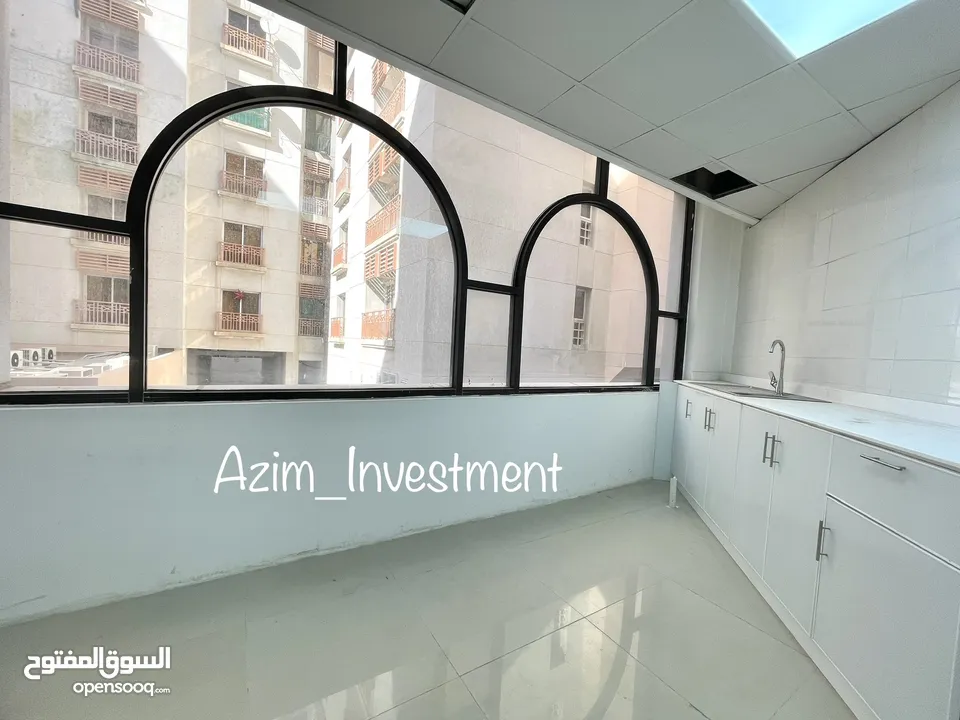 office space in prime location in Al Khuwair!!OMR 750 only!!