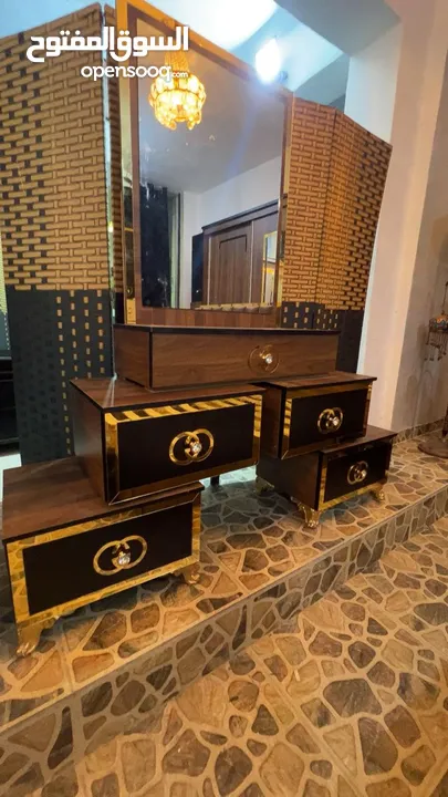 1-غرفة نوم ماستر ستايل تركي تصلح لعرسان   2-غرفة نوم ماستر ستايل تركي مع ملحقات إضافية تصلح لعرسان