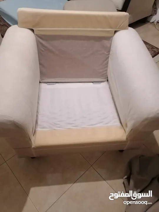 كنبة ايكيا مفردة للبيع بحالة الجديد