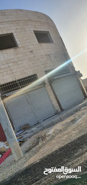 طابق اول صناعات خفيفة مساحة 400م الزرقاء الجديدة