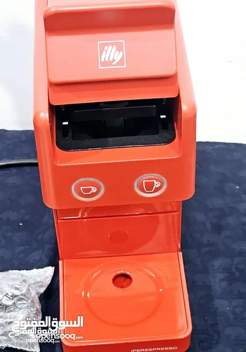 للبيع ماكينه قهوه ايلي الايطاليه الاصليه جديده illy