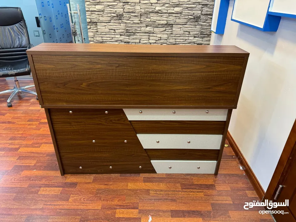 Used office furniture selling