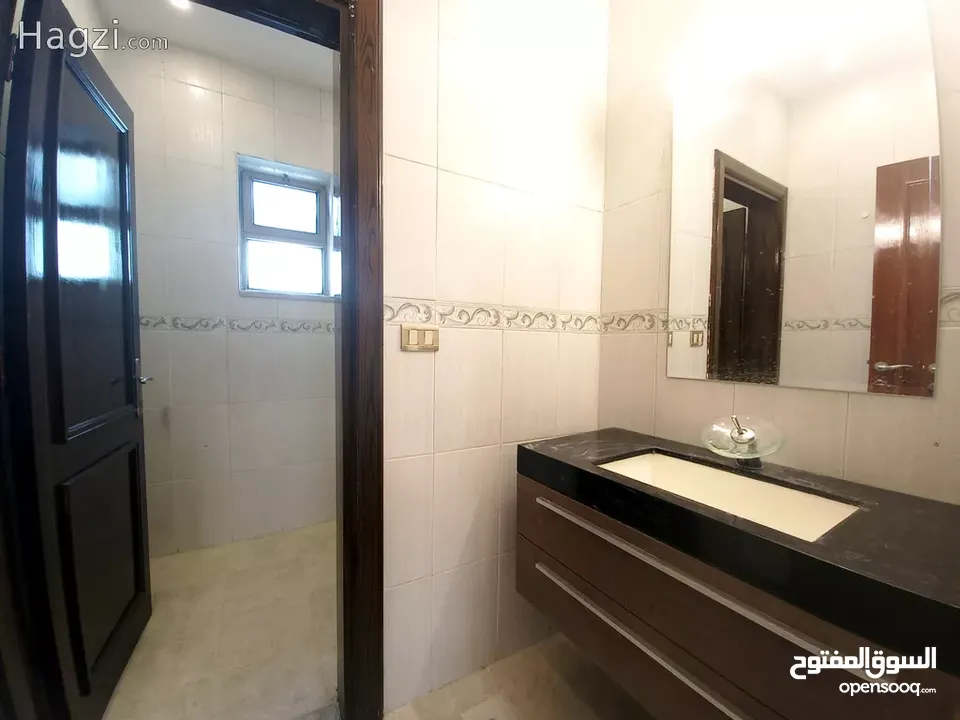 شقة غير مفروشة للايجار في دير غبار  ( Property 33662 ) سنوي فقط