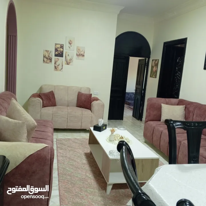 طقمين كنب مع 3قطع برادي و3قطع سجاد تركي