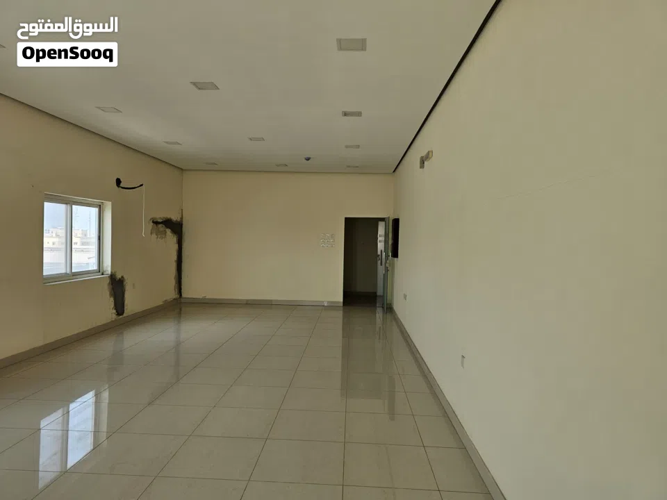 مكتب للايحار في سلماباد الجديدة قرب المدينة للزجاج