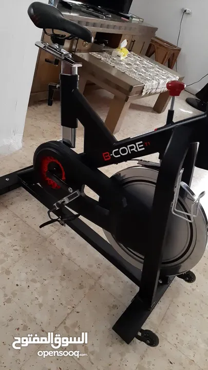 دراجة سبننغ ثابتة B-CORE احترافية