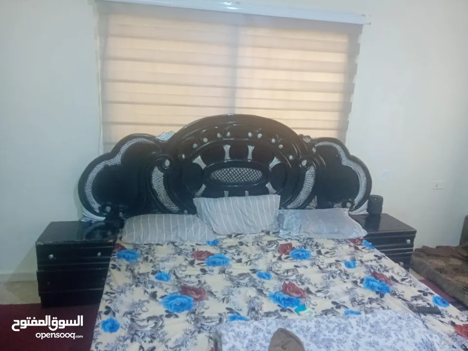 غرفة نوم لون اسود للبيع