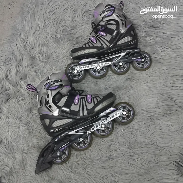 سيارة أطفال