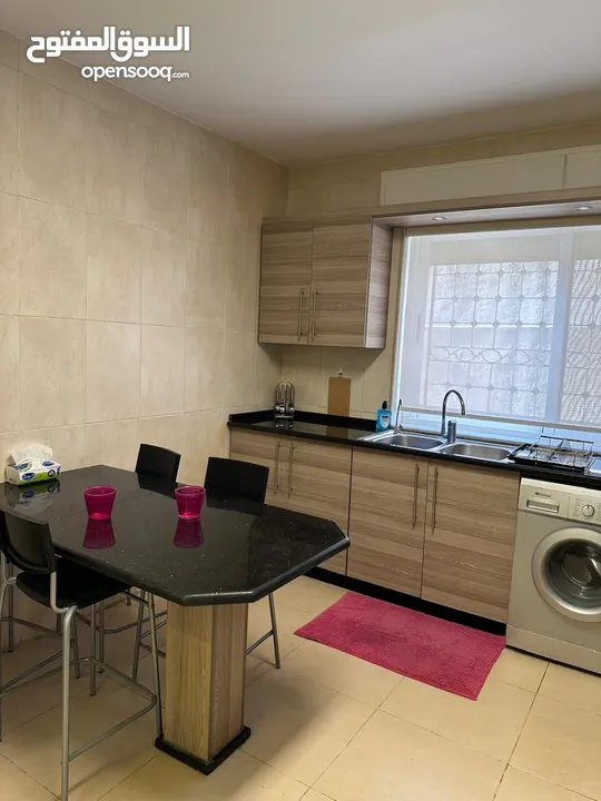 شقة مفروشة للإيجار  ( Property 42002 )-175064011
