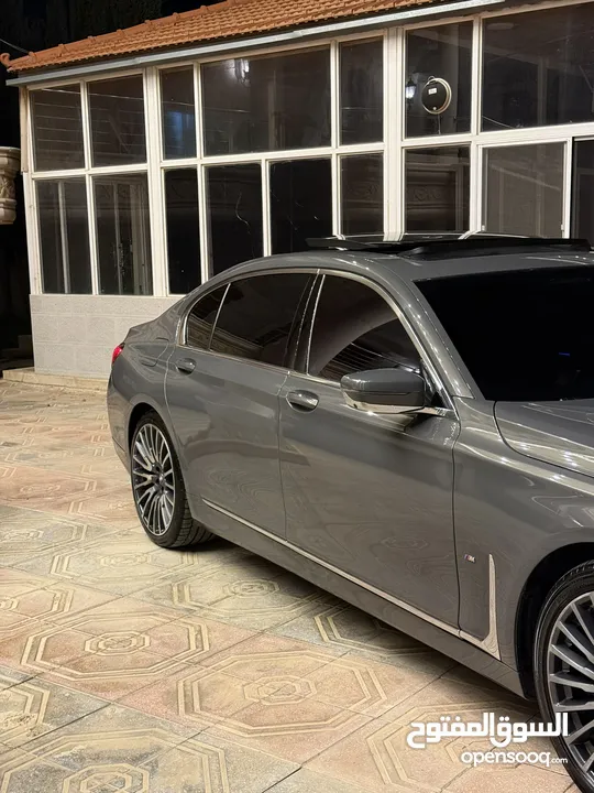 BMW 2020 745Le  فل كامل مواصفات خاصه وارد شركه