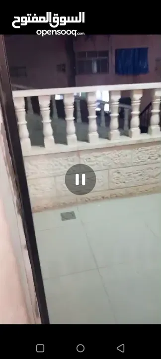 شقه مفروشه بتونيا للعرسان او موظفين توجد خصوصيه للشقه حيث لها مدخل خاص وباركنج بجانب الشقه مطبخ جاهز
